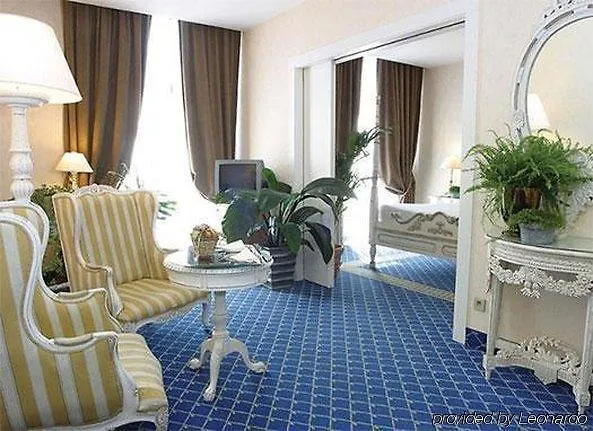 **** Hotell B4 Park Nice Frankrike