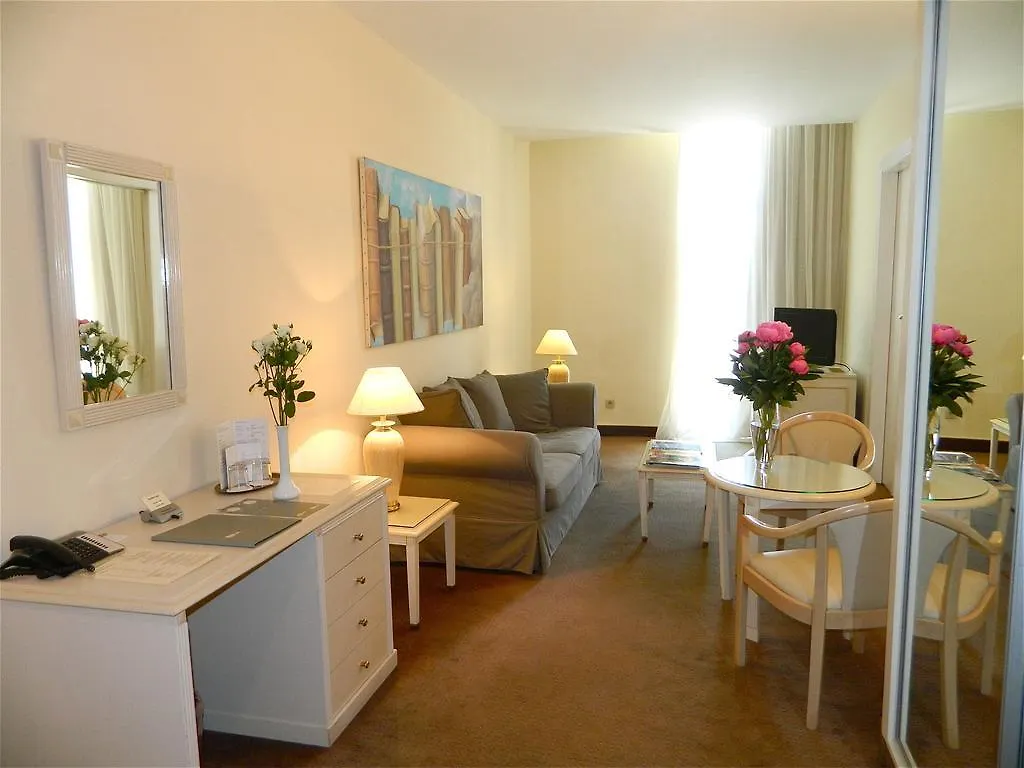 **** Hotell B4 Park Nice Frankrike