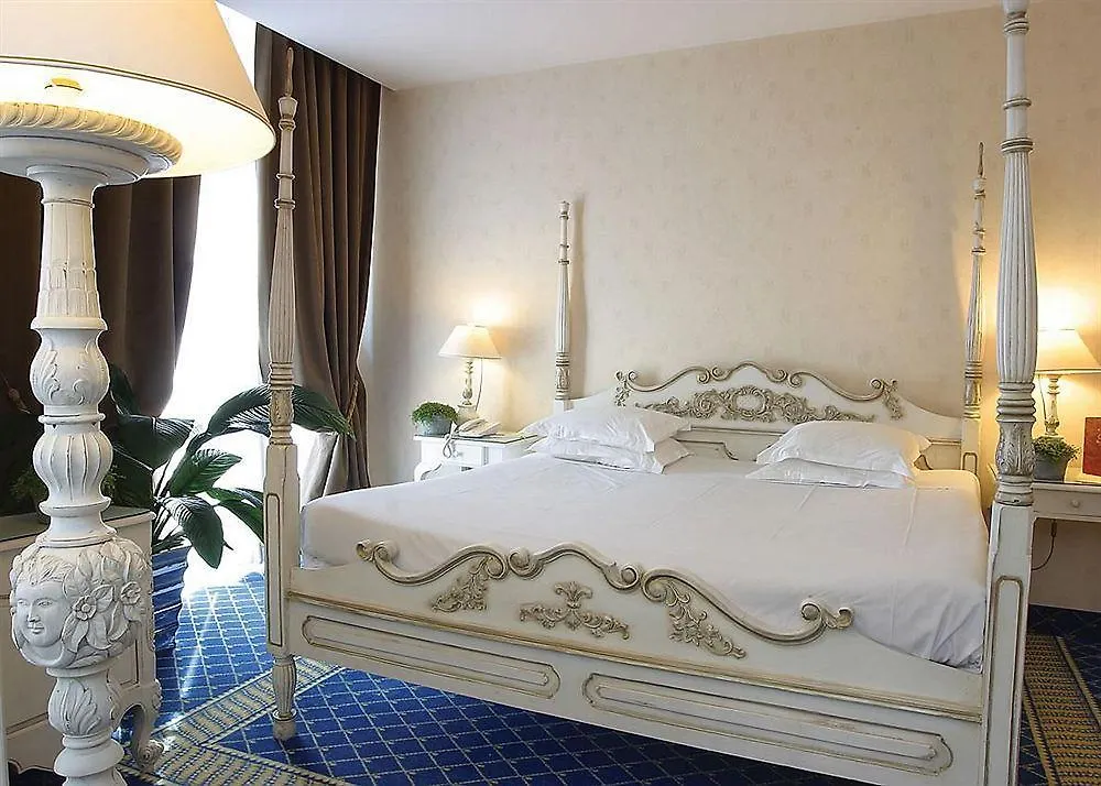 B4 Park Nice Hotell