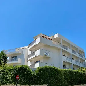Апарт-отель Carlton - Renovee Avec Piscine, Больё-сюр-Мер