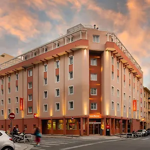 Easyhotel Old Town Hotel